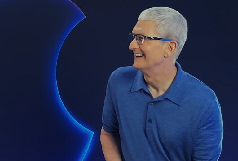 Interesting: Tim Cook Uses his MacBook Air More than the MacBook Pro