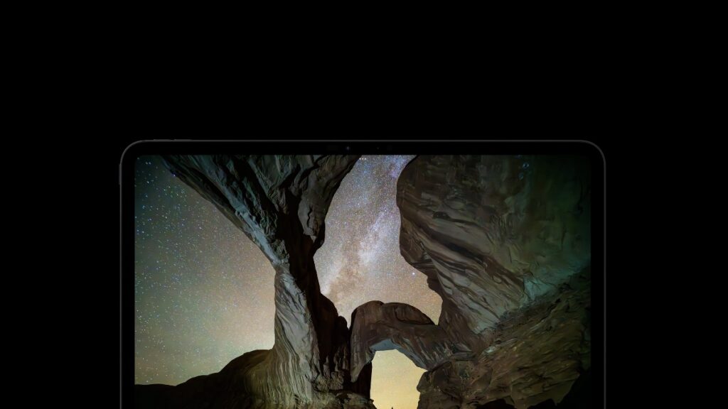 M5 iPad Pro OLED display mass production.