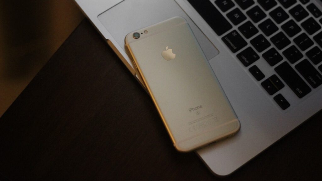 iPhone 6s A9 chip made by Samsung.