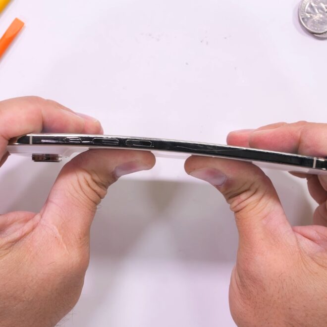 iPhone Air Survives the JerryRigEverything Bend Test (Video)