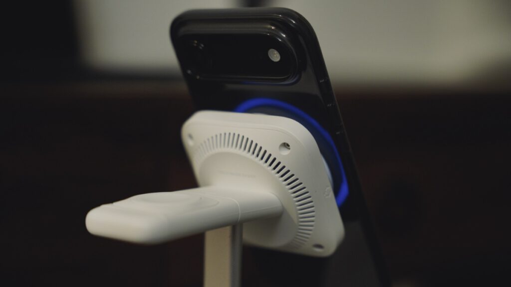 Best wireless charger for iPhone Air by ESR