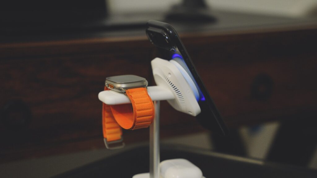 How I charge the iPhone Air