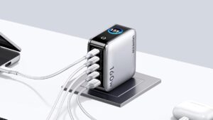 Get 28% Off this 5-Port 160W USB-C Charger from UGREEN
